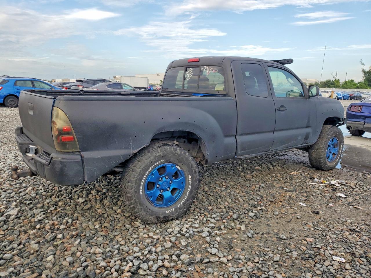 2005 Toyota Tacoma V6 Black vin: 5TEUU42N65Z080594