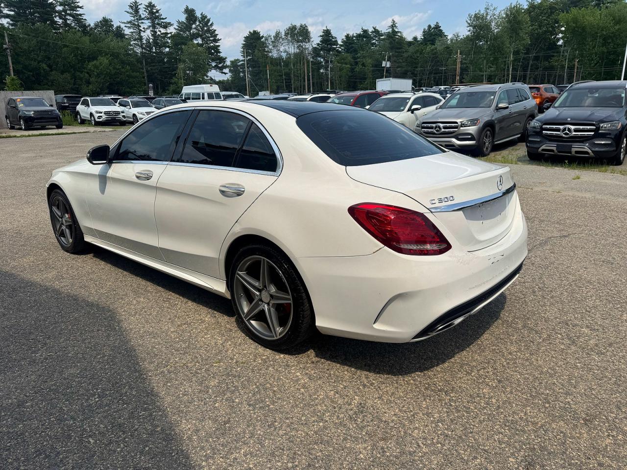 2015 Mercedes-benz C 300 4matic White vin: 55SWF4KB9FU000313