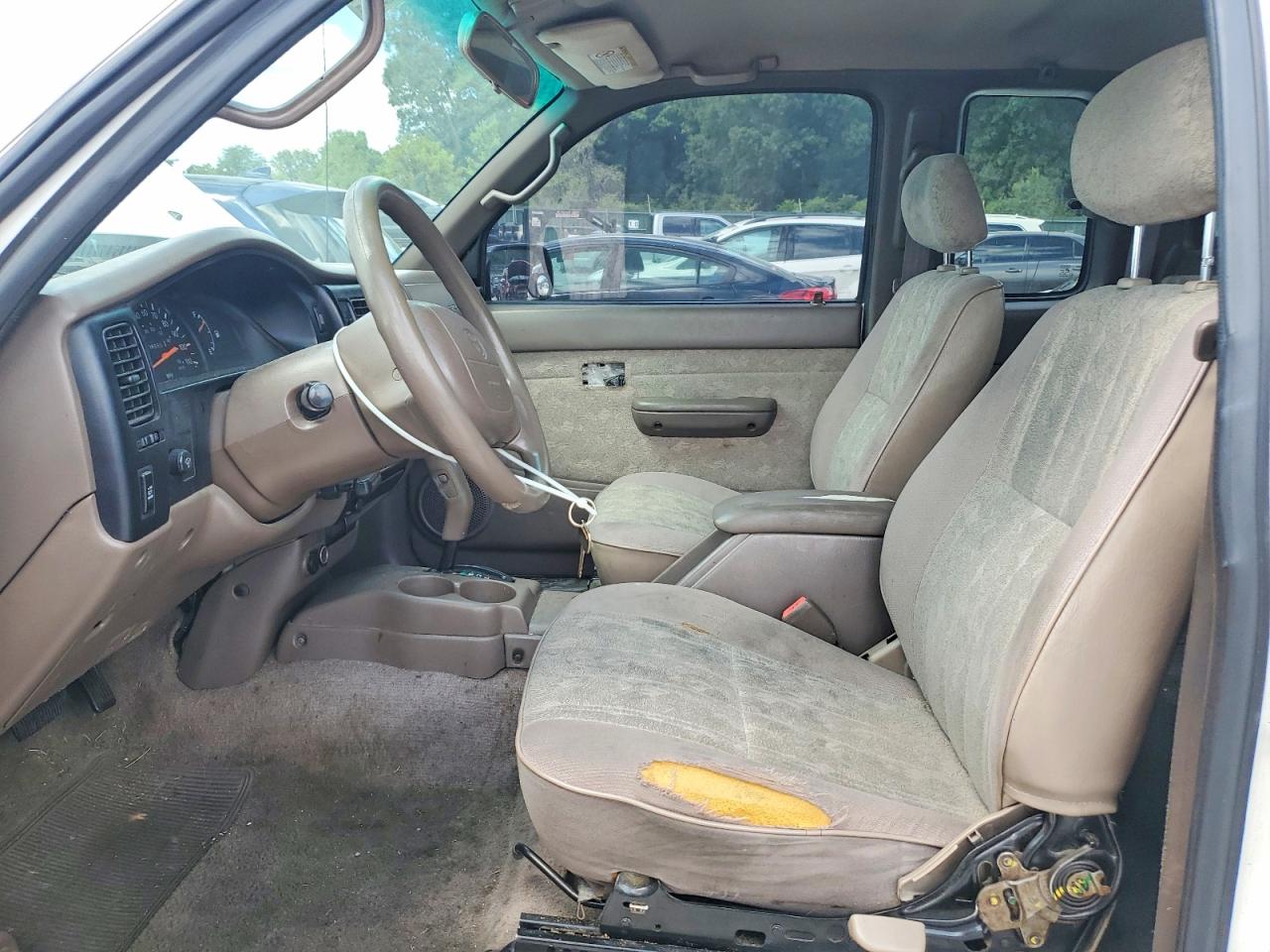 2000 Toyota Tacoma Xtracab Prerunner White vin: 5TESM92NXYZ703207