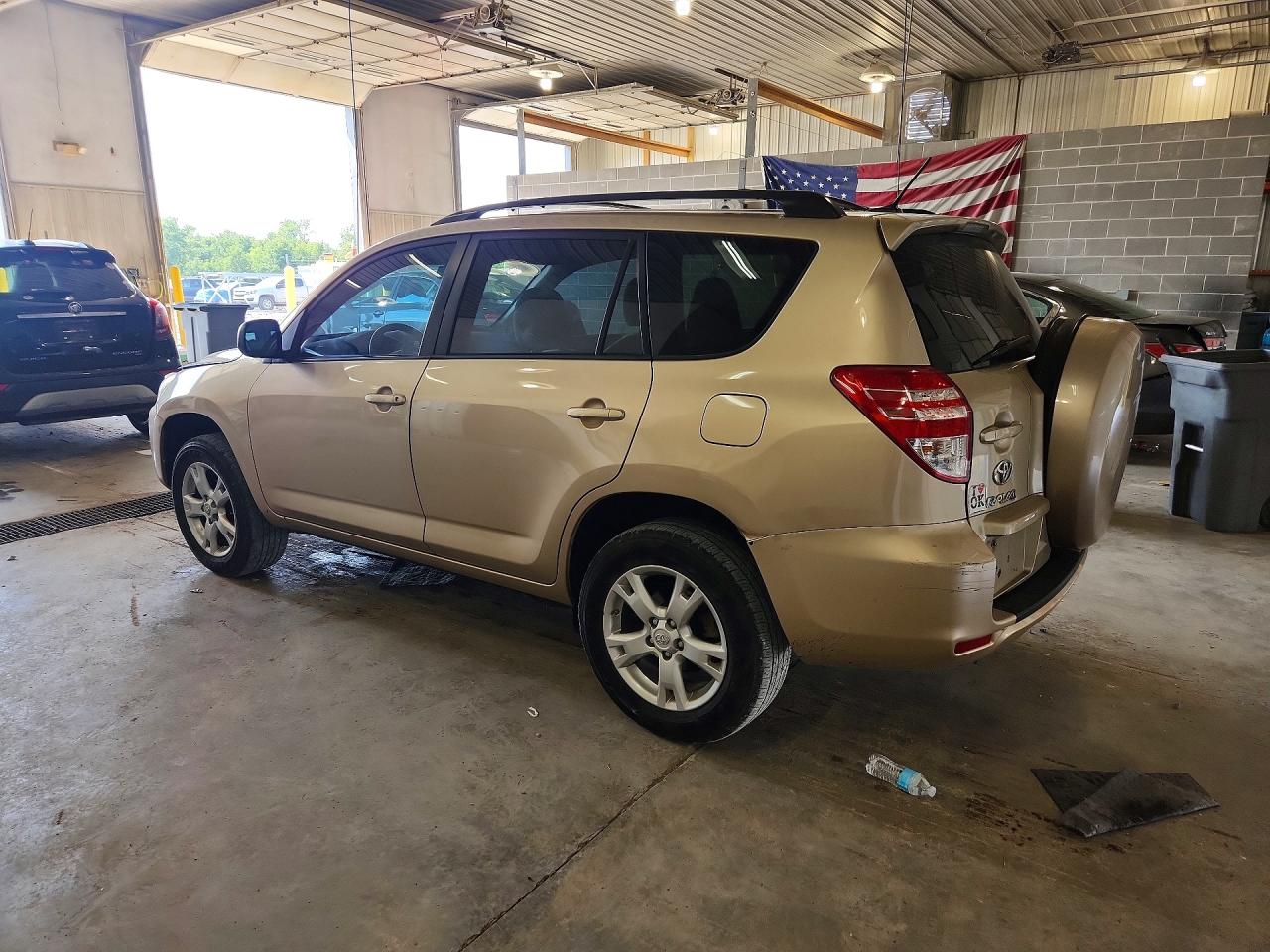 2011 Toyota Rav4 Base Gold vin: 2T3BF4DV5BW163200