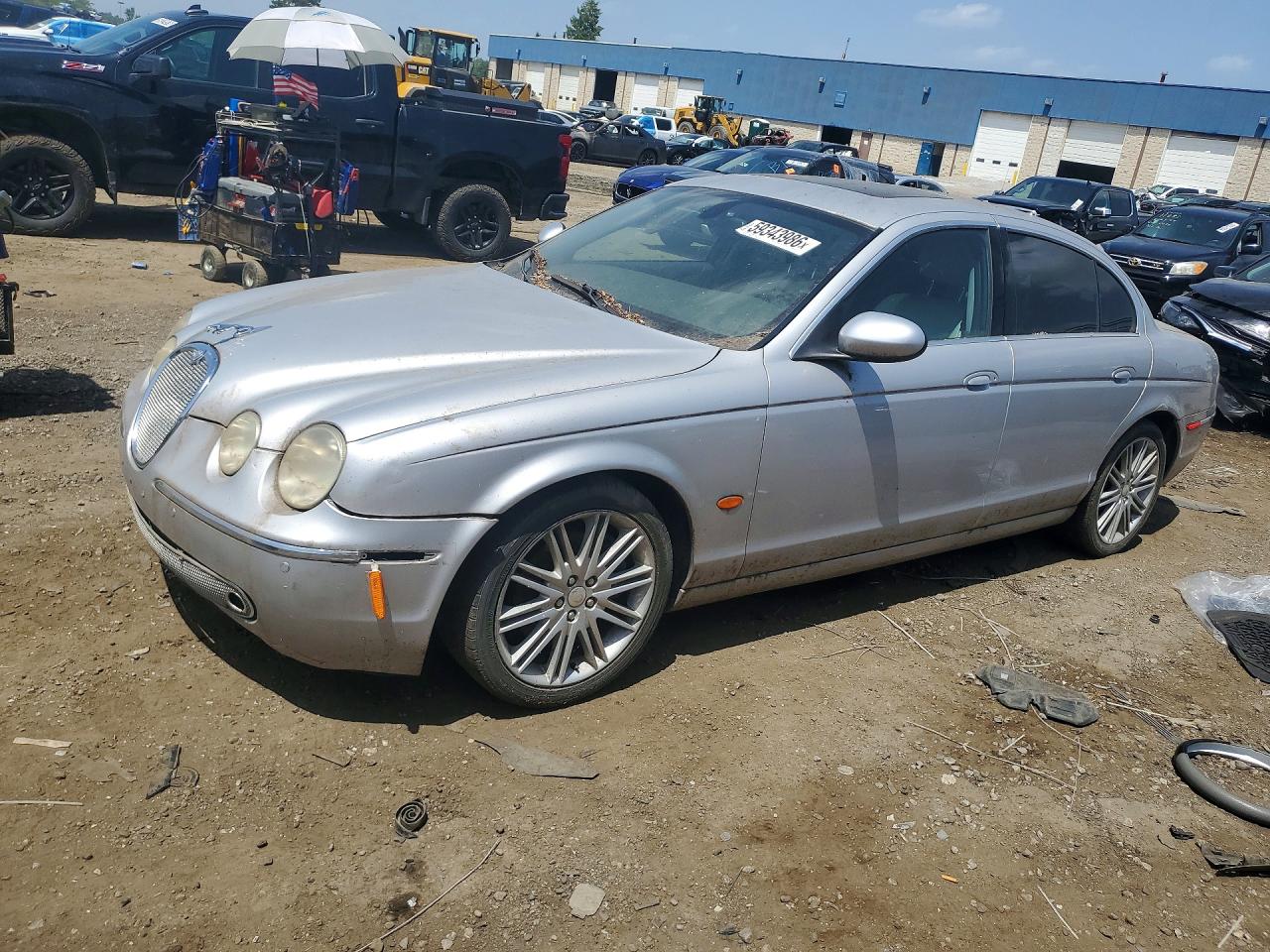 2005 Jaguar S-type Silver vin: SAJWA01T85FN18878