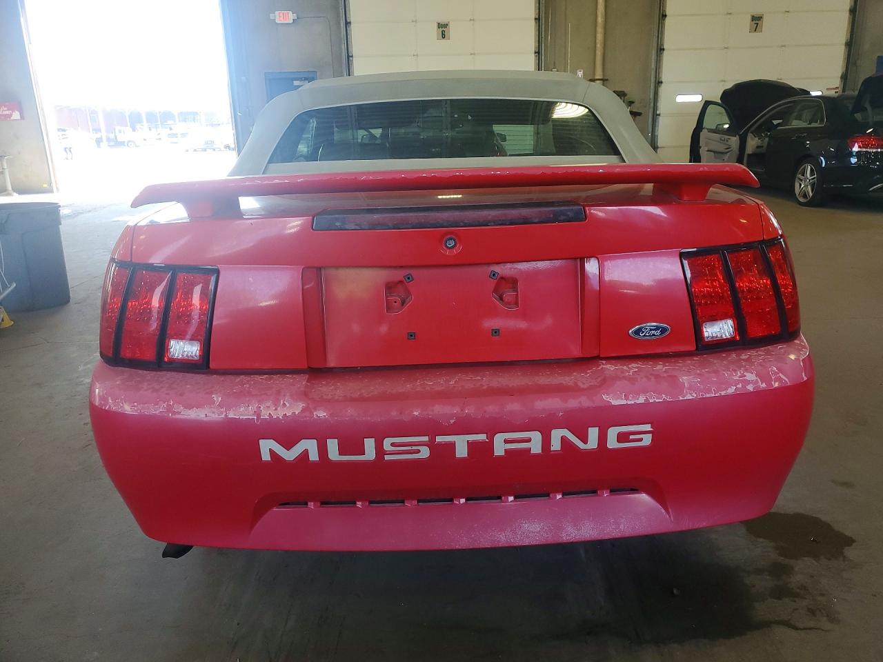 2003 Ford Mustang Red vin: 1FAFP44413F391368