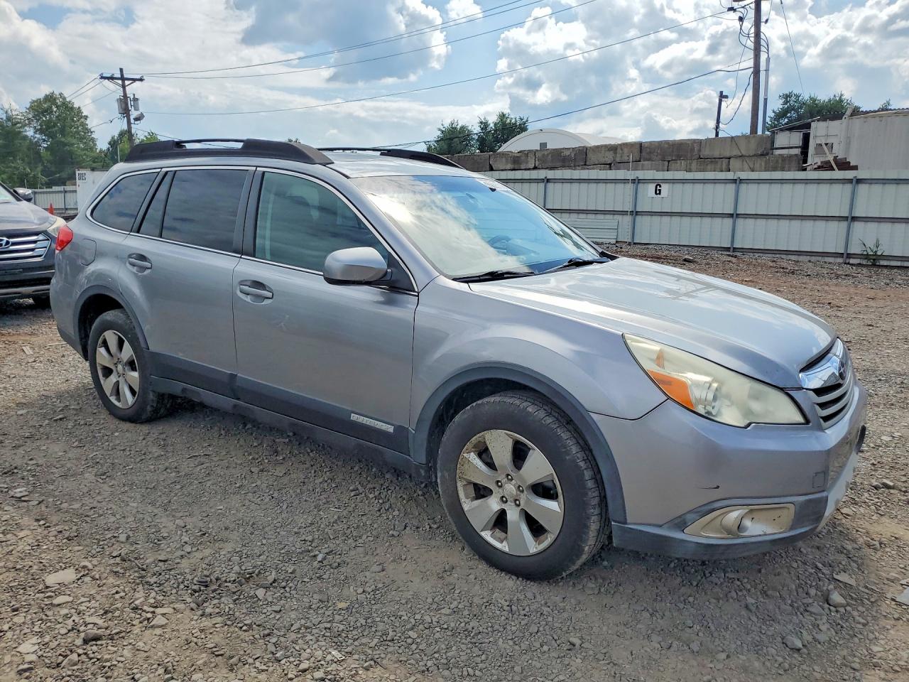 2011 Subaru Outback 3.6r Limited Silver vin: 4S4BRDLC0B2319185