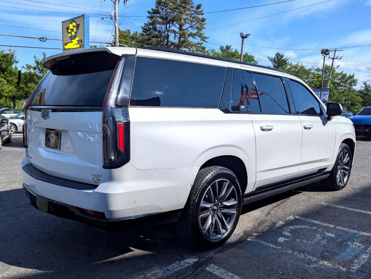 2022 Cadillac Escalade Esv Sport Platinum White vin: 1GYS4RKL0NR276XXX