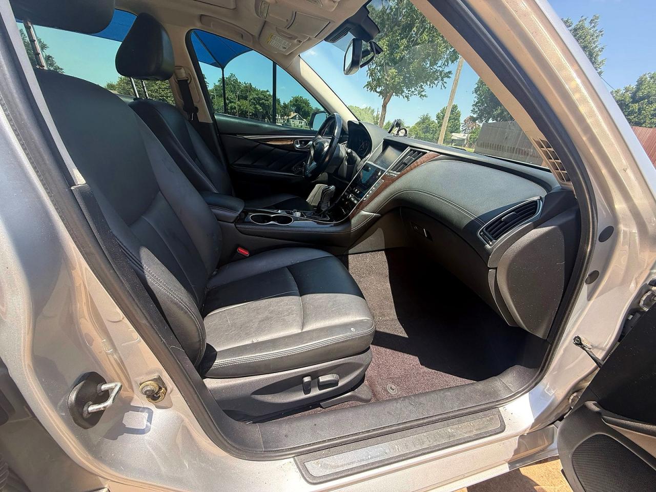 2018 Infiniti Q50 3.0t Luxe Silver vin: JN1EV7AR4JM440734