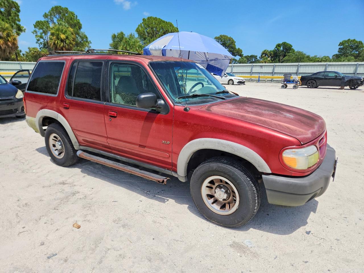 2001 Ford Explorer Xls Red vin: 1FMZU62E51ZA36072