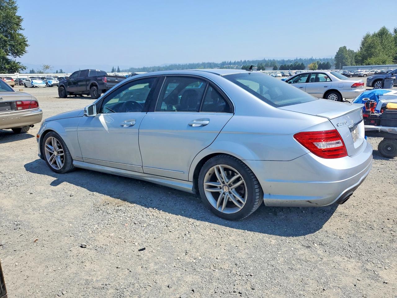 2013 Mercedes-benz C 250 Blue vin: WDDGF4HB5DA766208