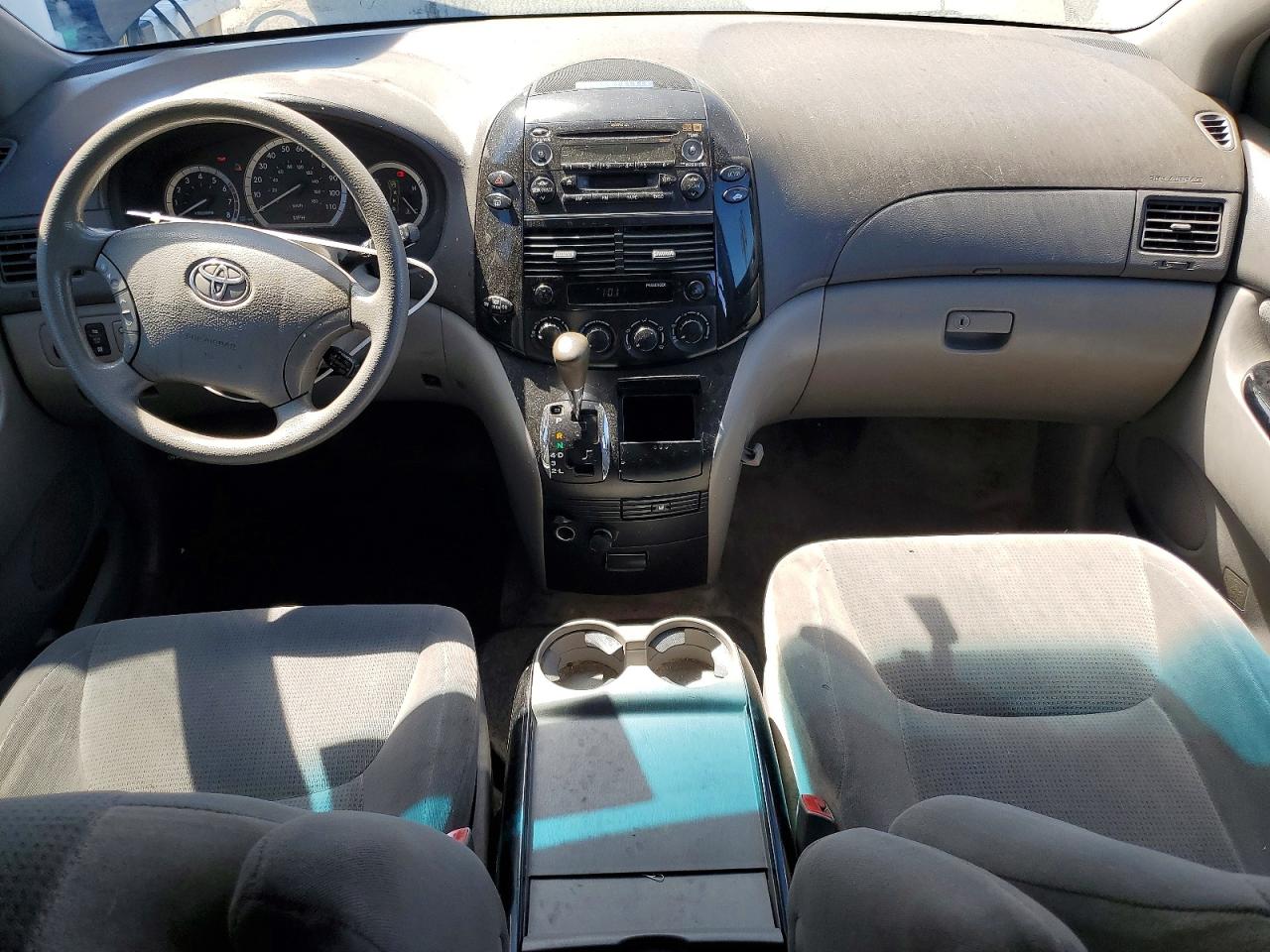 2005 Toyota Sienna Le 7 Passenger Серый vin: 5TDZA23C95S231327