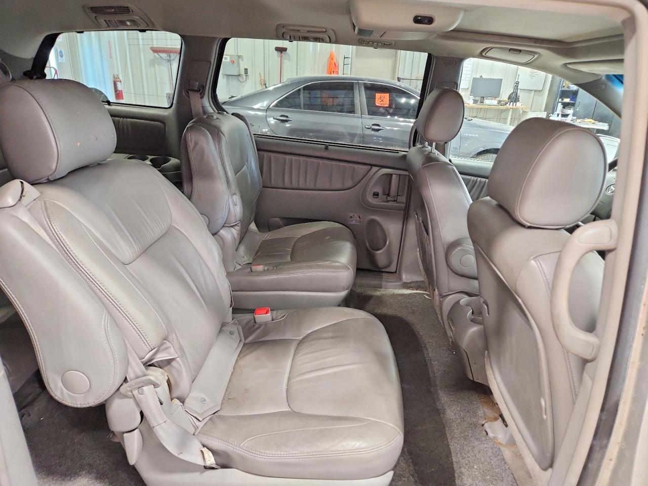 2008 Toyota Sienna Xle Серебряный vin: 5TDZK22C58S108496