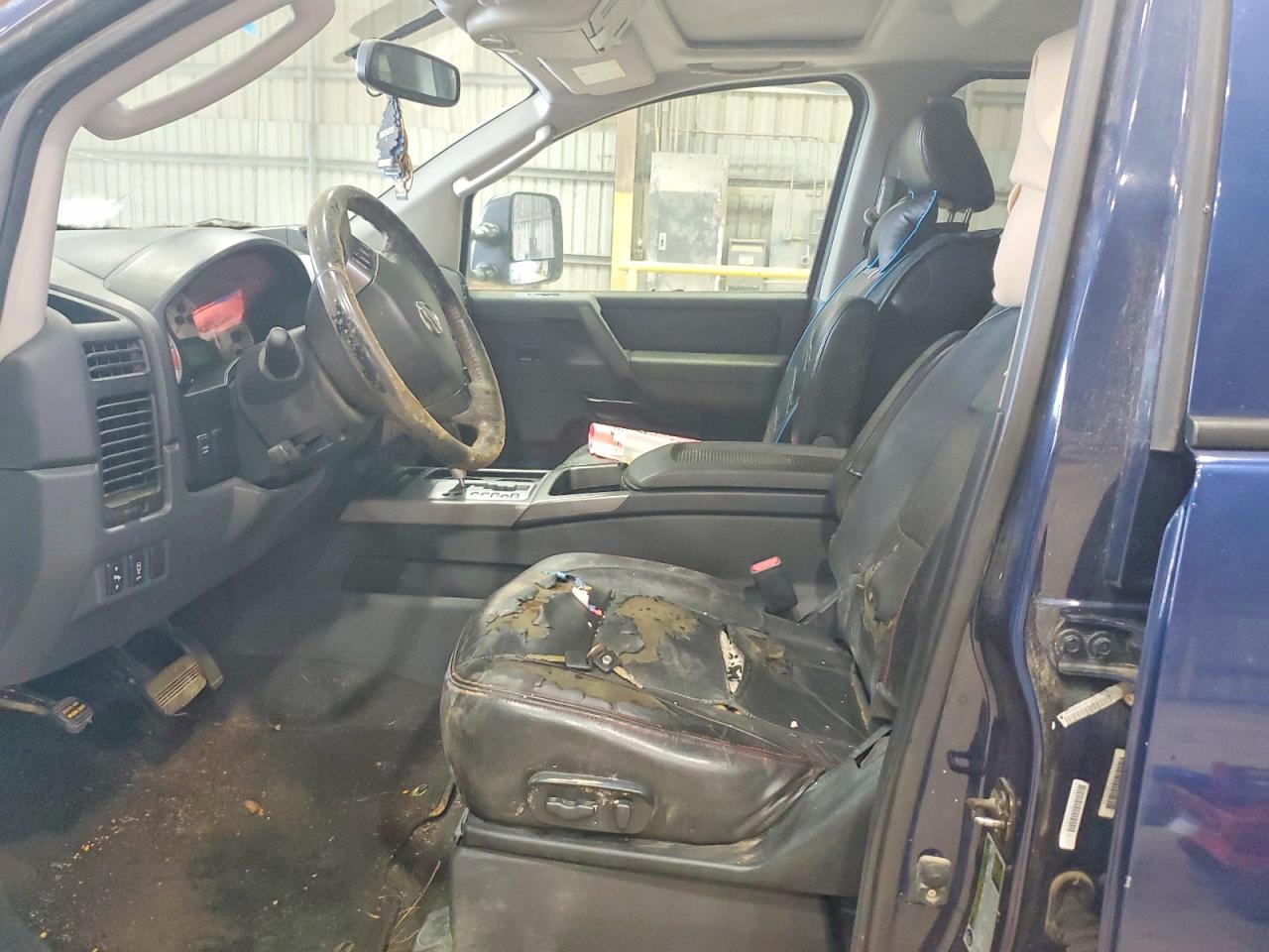 2011 Nissan 350c Blue vin: 1N6BA0EC7BN300324
