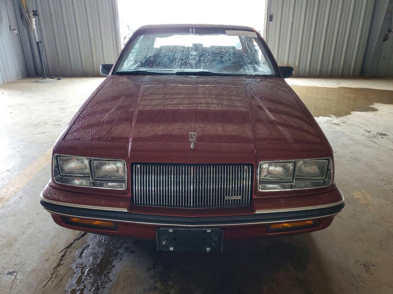 1986 Buick Somerset Custom Red vin: 1G4NJ27L0GM144242