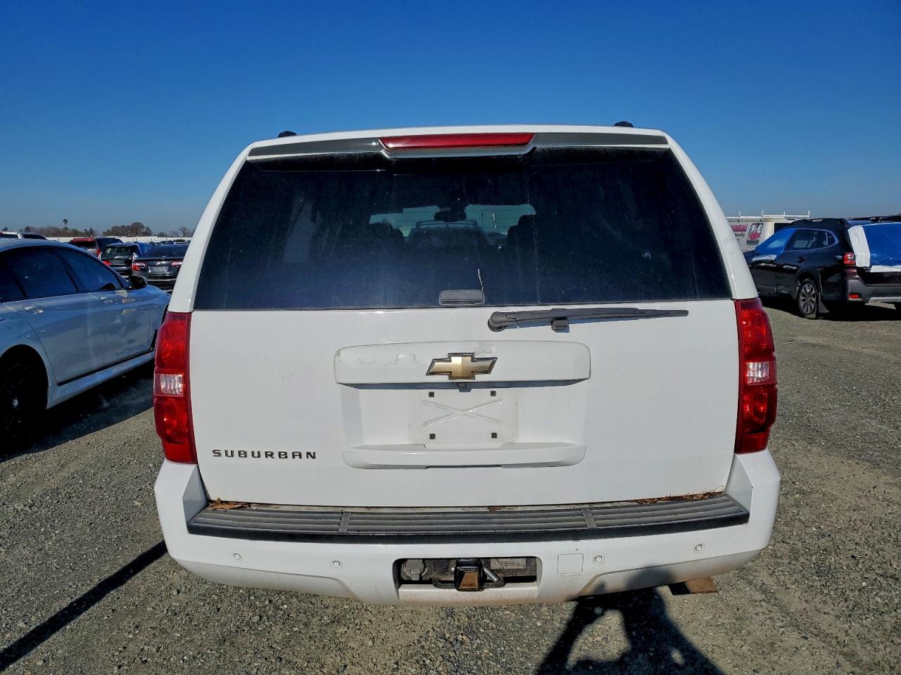 2008 Chevrolet Suburban K1500 Ls Белый vin: 1GNFK16Y58R171140