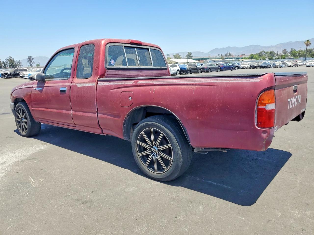 1995 Toyota Tacoma Xtracab Burgundy vin: 4TAVN53F8SZ069923
