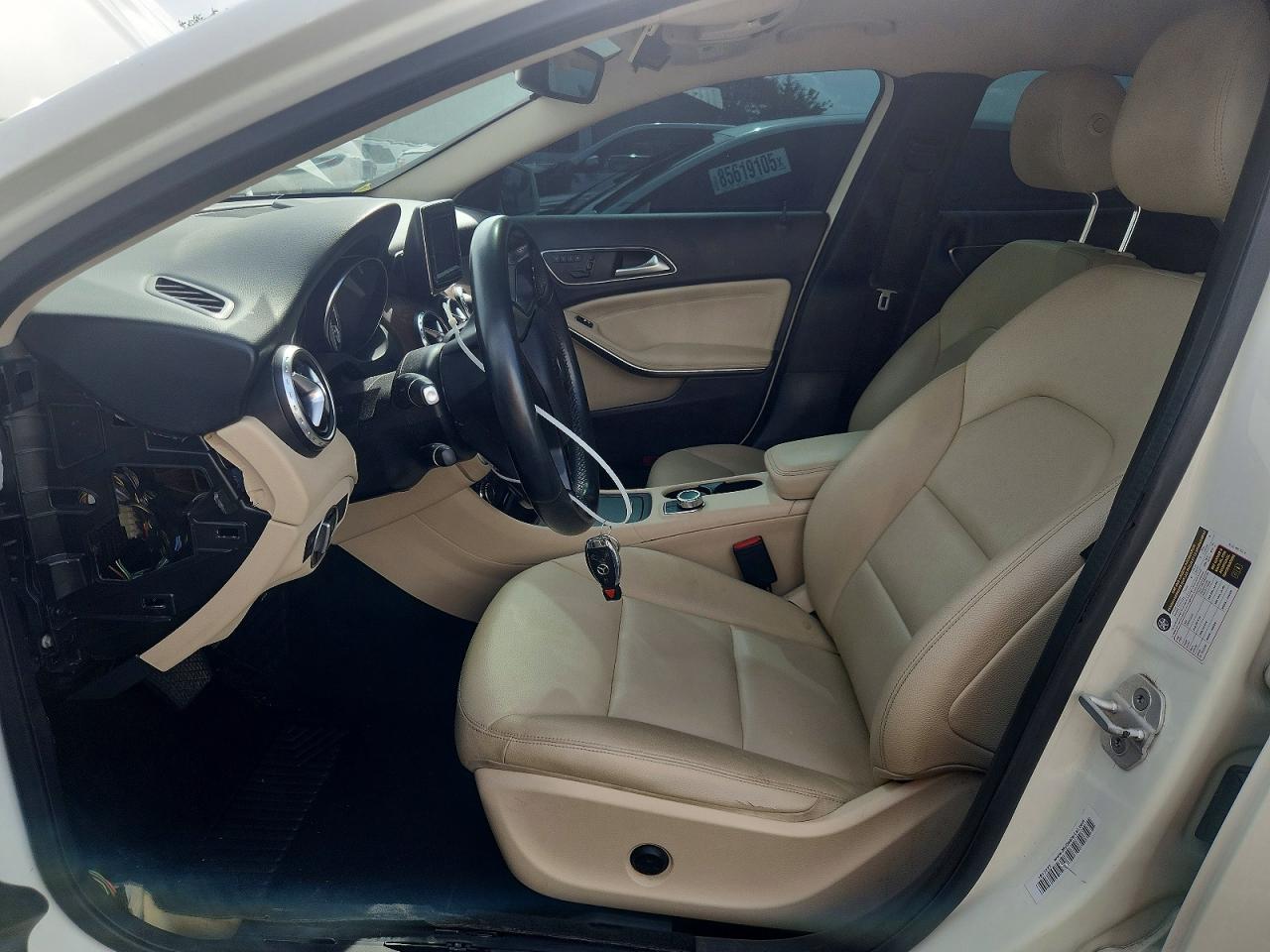 2015 Mercedes-benz Gla 250 Белый vin: WDCTG4EB4FJ169977