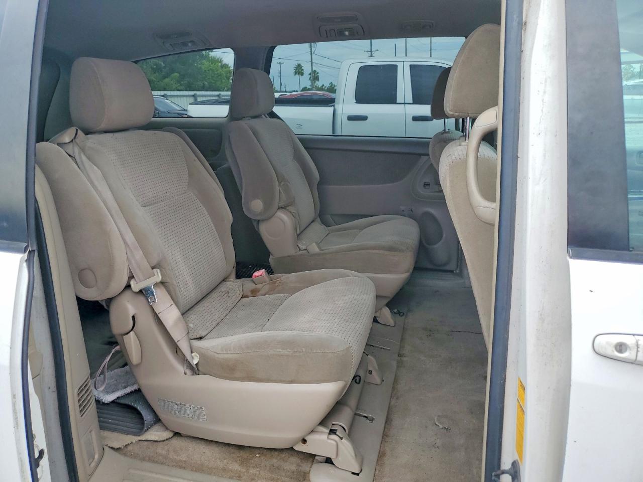 2006 Toyota Sienna Le 7 Passenger White vin: 5TDZA23C76S415067
