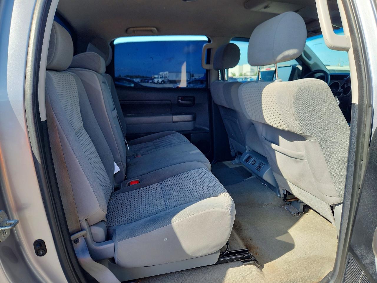 2010 Toyota Tundra Crewmax Sr5 Silver vin: 5TFDW5F1XAX115369