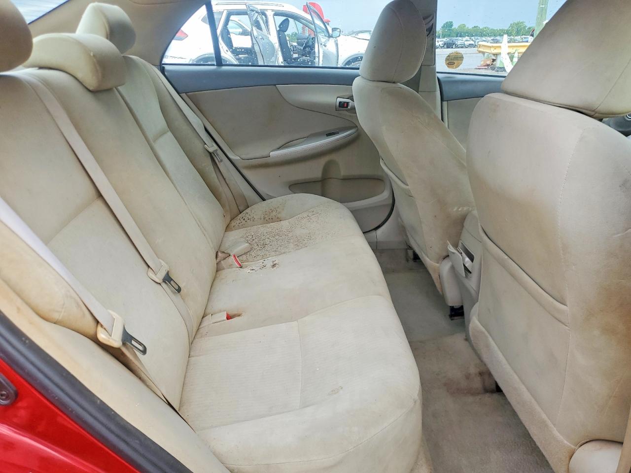 2010 Toyota Corolla Le Red vin: 1NXBU4EE9AZ225225