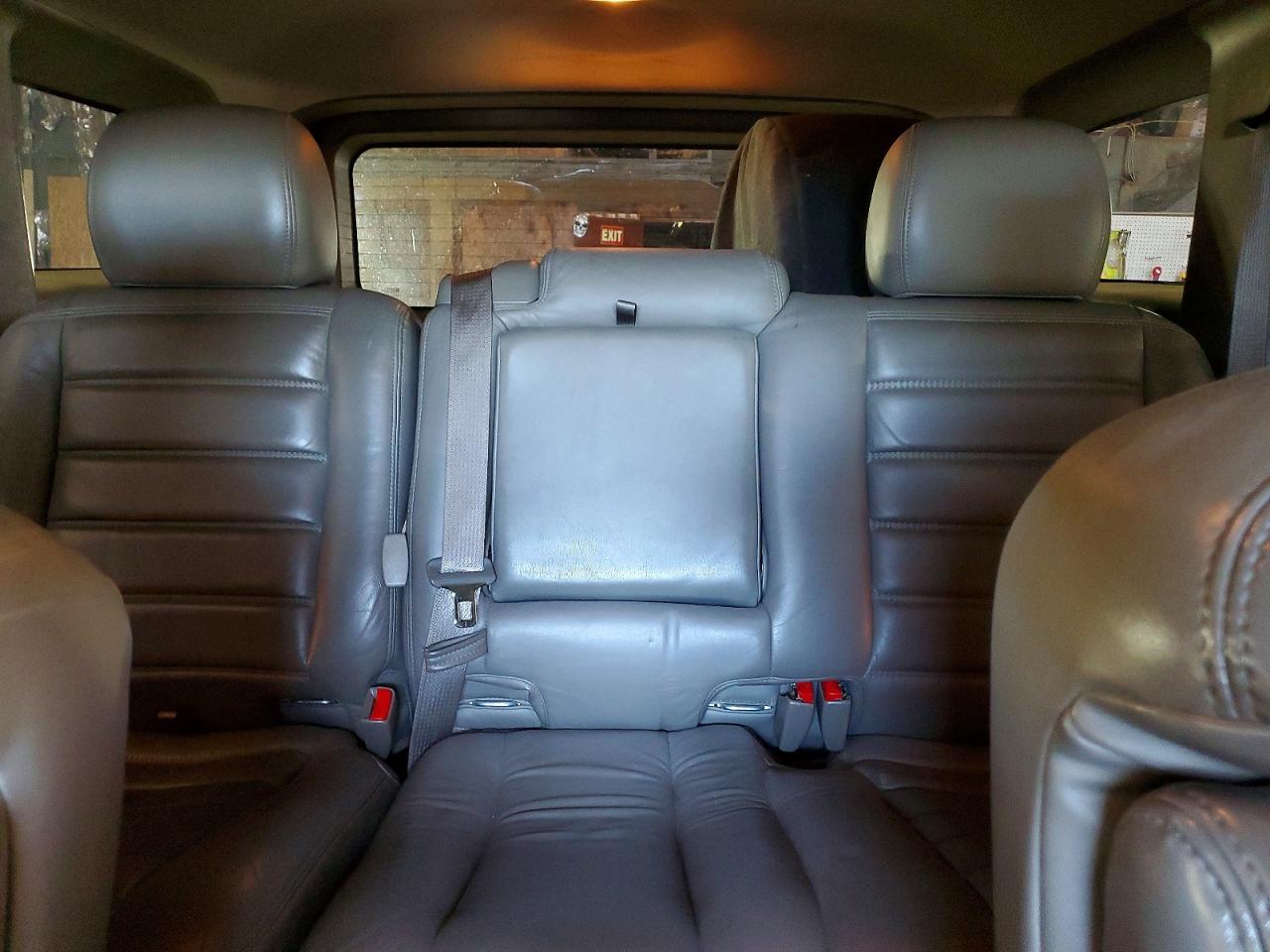 2004 Hummer H2 Black vin: 5GRGN23U74H107367