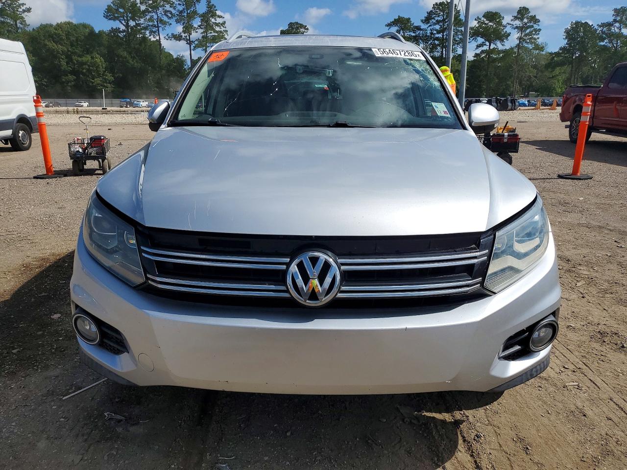 2016 Volkswagen Tiguan S Silver vin: WVGAV7AX9GW554280