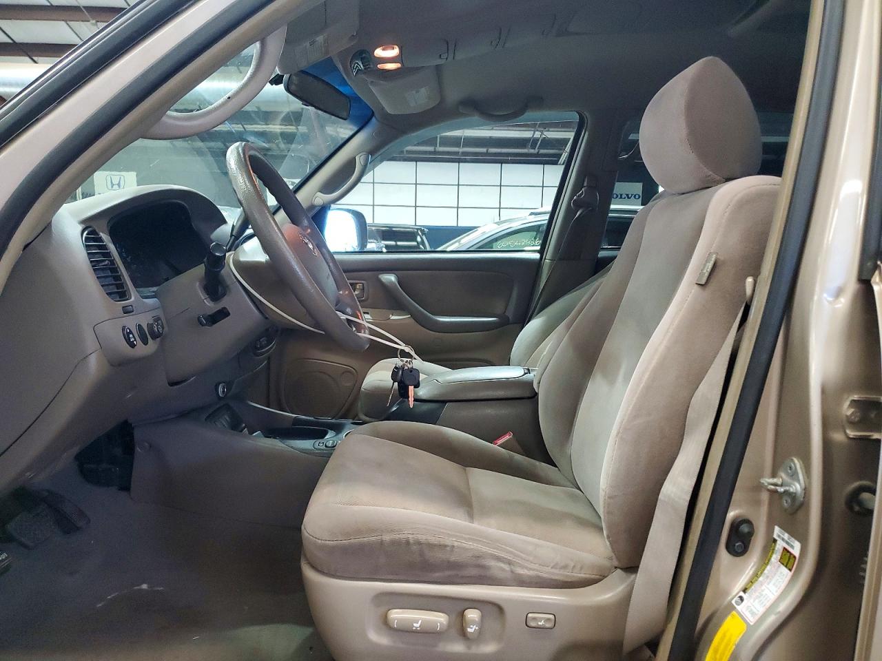 2007 Toyota Sequoia Sr5 Beige vin: 5TDBT44A57S290513