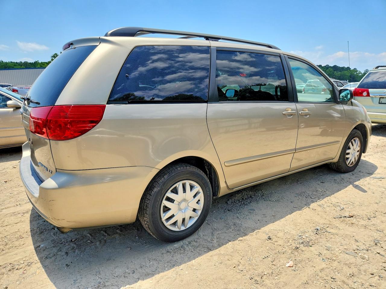 2006 Toyota Sienna Le 7 Passenger Beige vin: 5TDZA23C96S583843