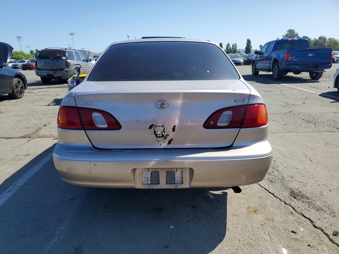 1999 Toyota Corolla Ve Cream vin: 1NXBR12E1XZ221974