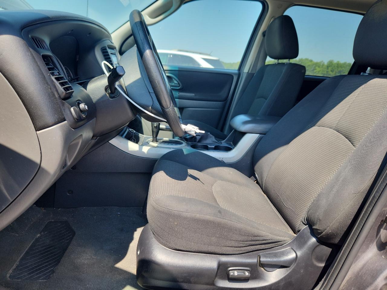 2006 Mazda Tribute S Gray vin: 4F2CZ04136KM29698