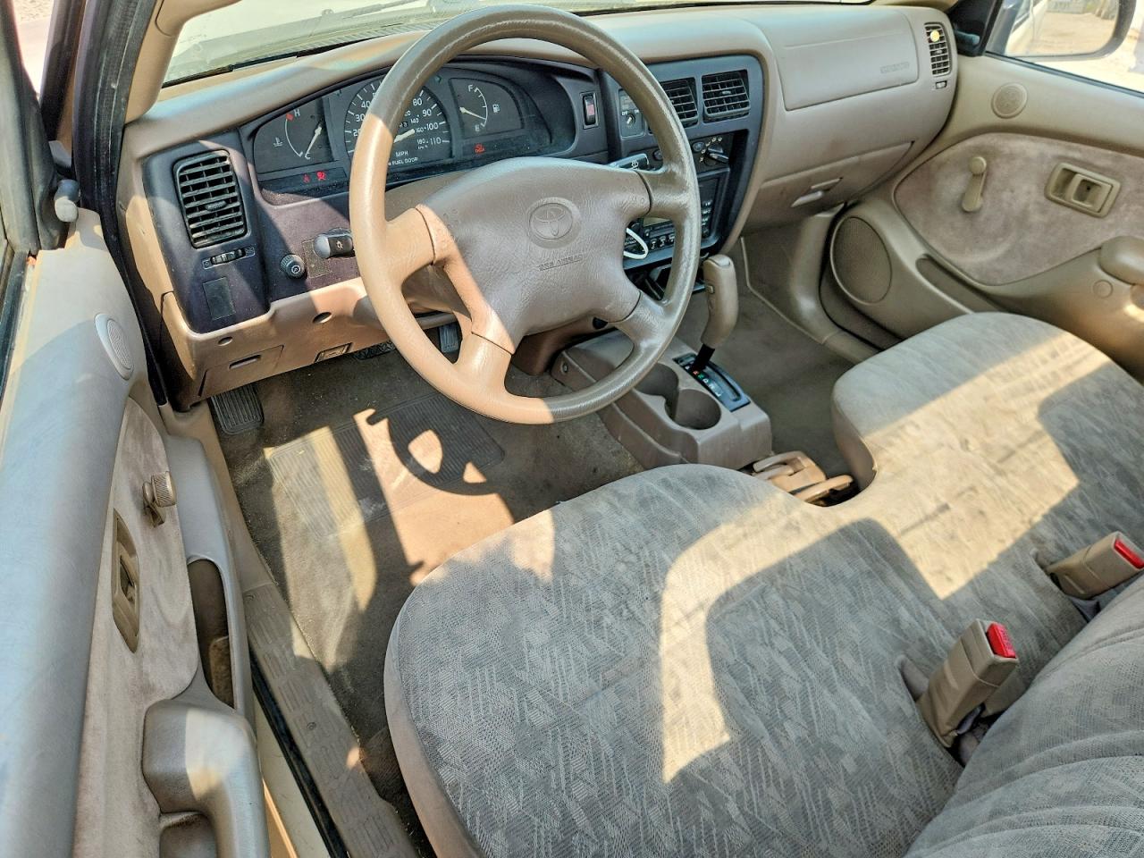 2002 Toyota Tacoma Base Gold vin: 5TENL42N62Z893906