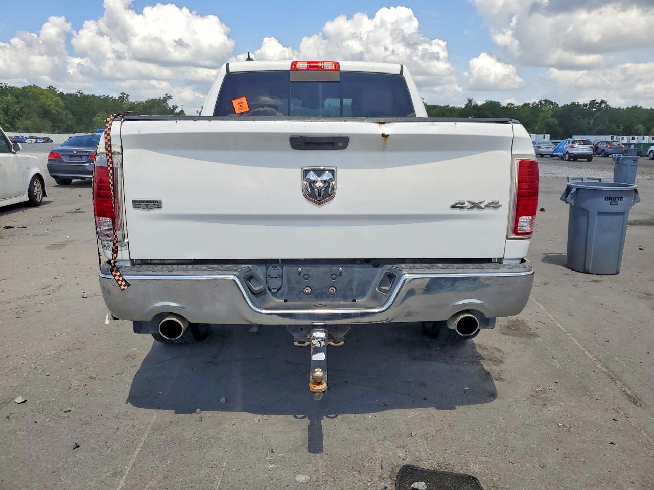2015 Ram 1500 Laramie White vin: 1C6RR7NT7FS552351