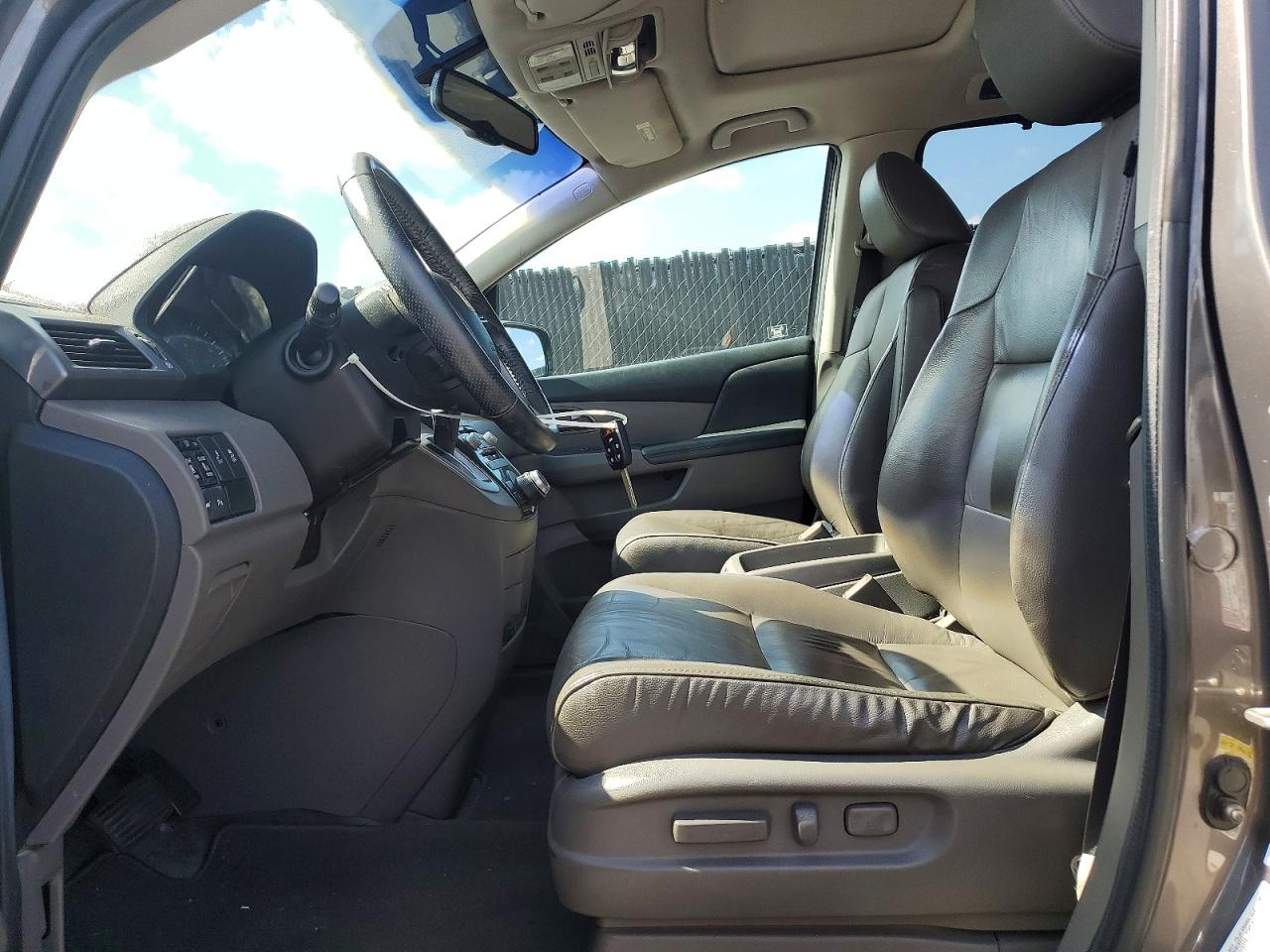 2012 Honda Odyssey Touring Gray vin: 5FNRL5H93CB130939