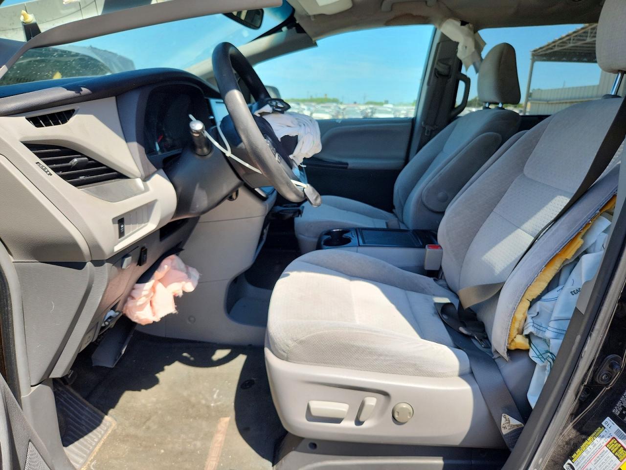 2015 Toyota Sienna Le Черный vin: 5TDKK3DC1FS563217