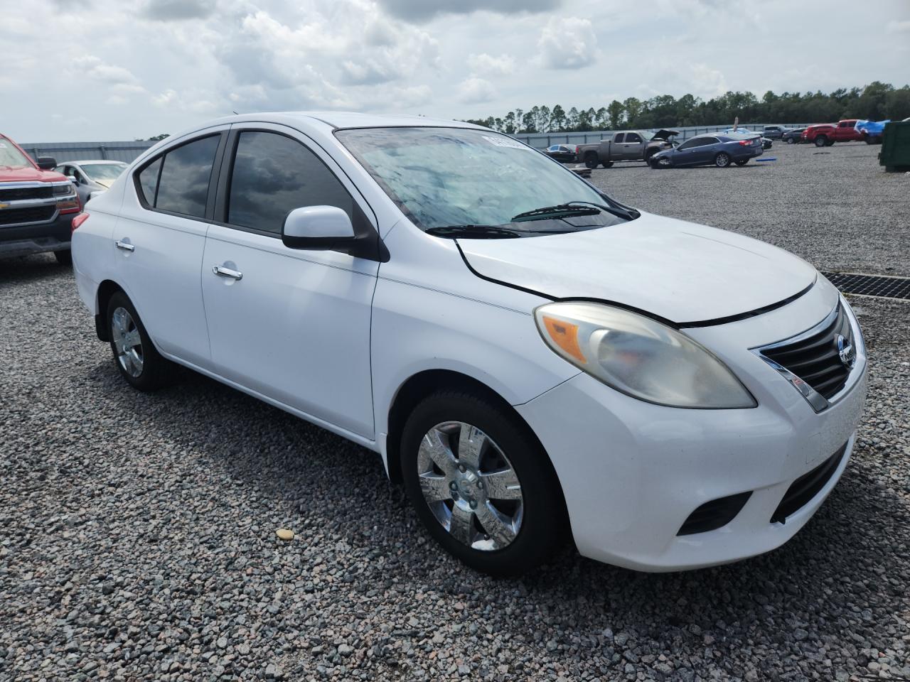 2013 Nissan Versa 1.6 S White vin: 3N1CN7AP8DL853504