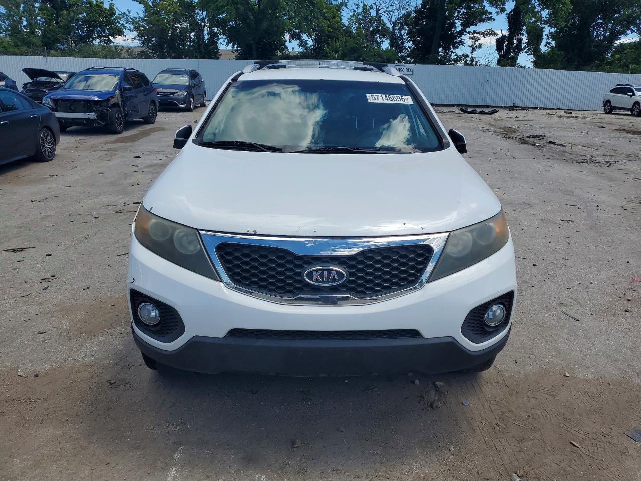 2011 Kia Sorento Lx Белый vin: 5XYKT4A18BG130197
