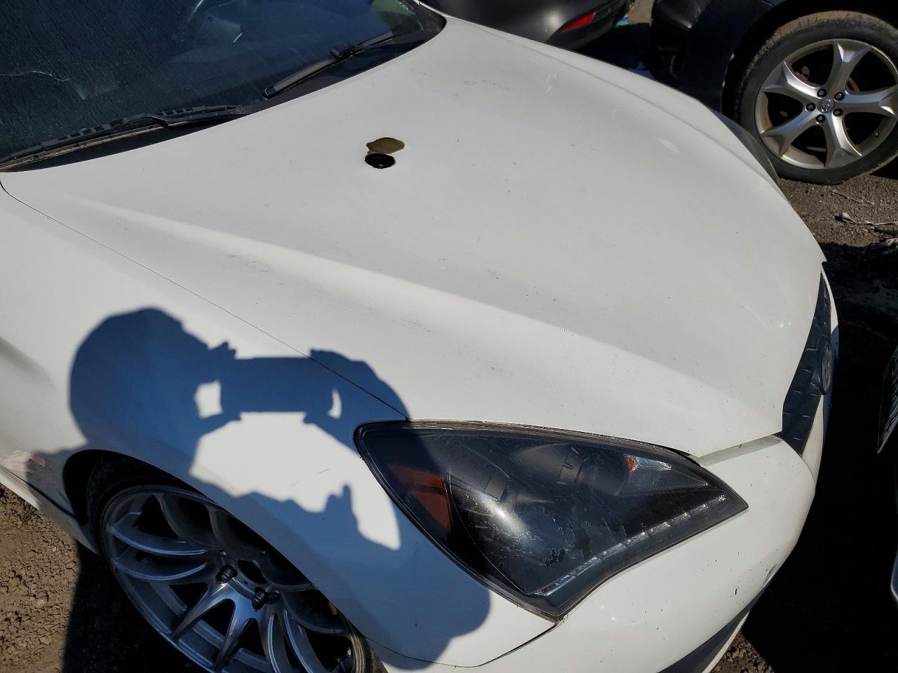 2010 Hyundai Genesis Coupe 2.0t White vin: KMHHT6KD6AU013452