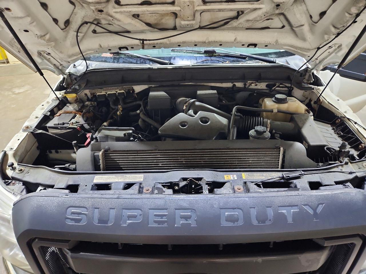 2013 Ford F250 Super Duty Белый vin: 1FT7W2B68DEA95555