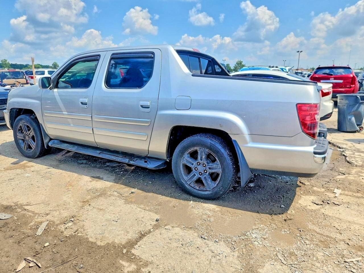 2011 Honda Ridgeline Rtl Silver vin: 5FPYK1F56BB004099