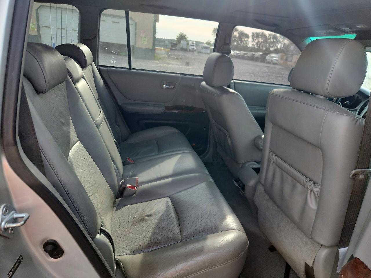 2005 Toyota Highlander Limited Серебряный vin: JTEEP21A050111400
