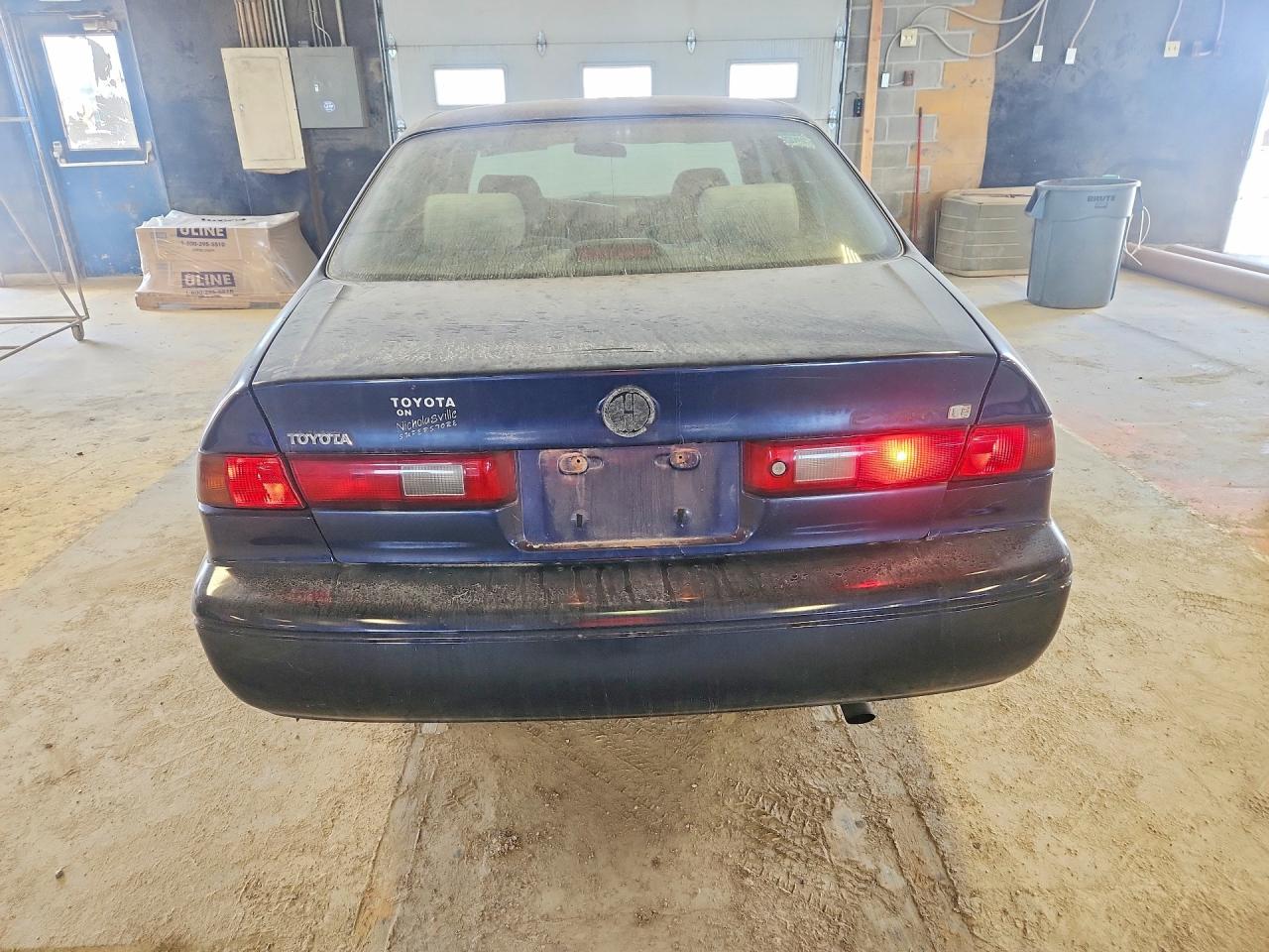 1999 Toyota Camry Le Blue vin: 4T1BG22K1XU500584