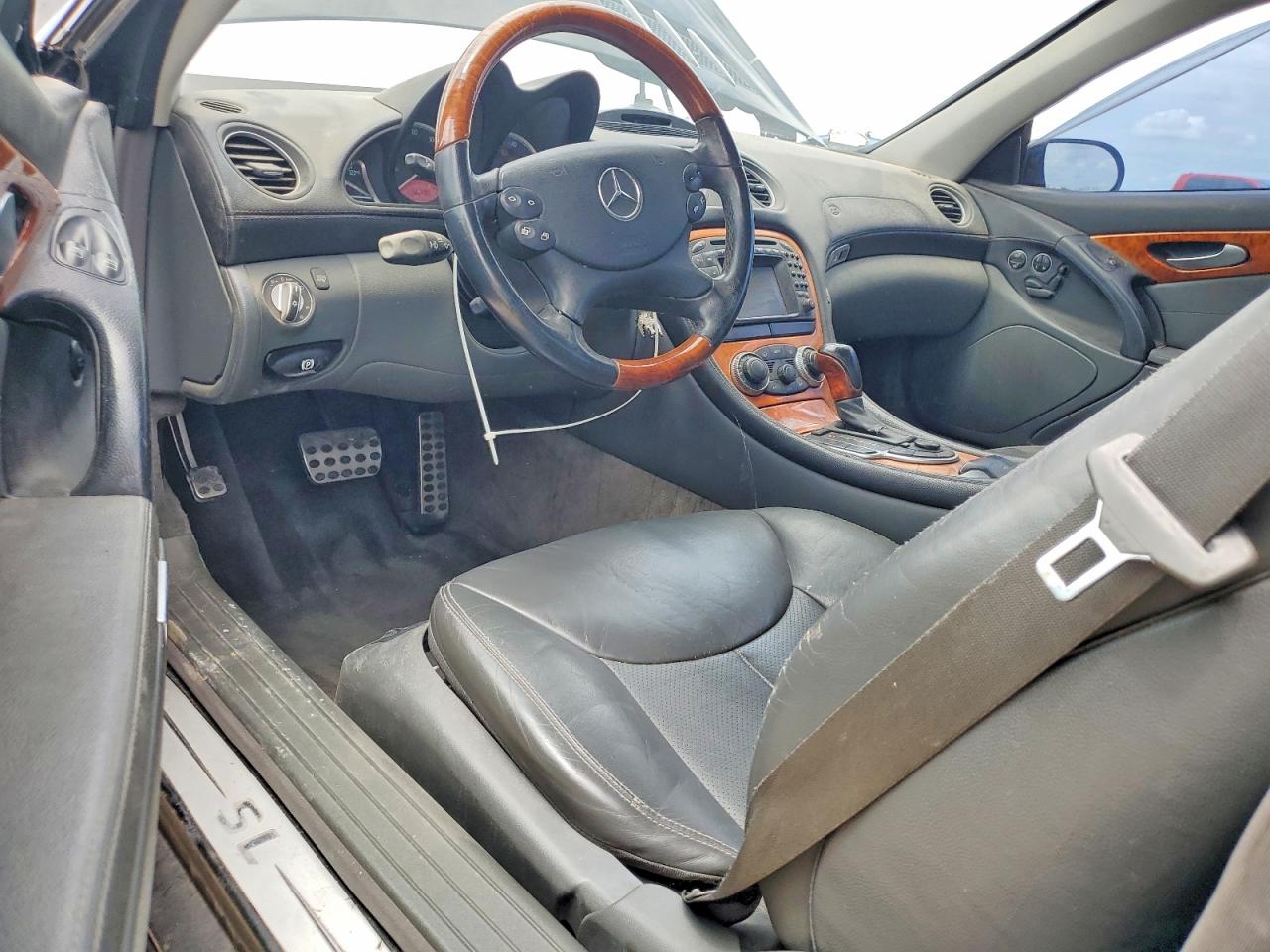 2004 Mercedes-benz Sl 500 Black vin: WDBSK75FX4F085052