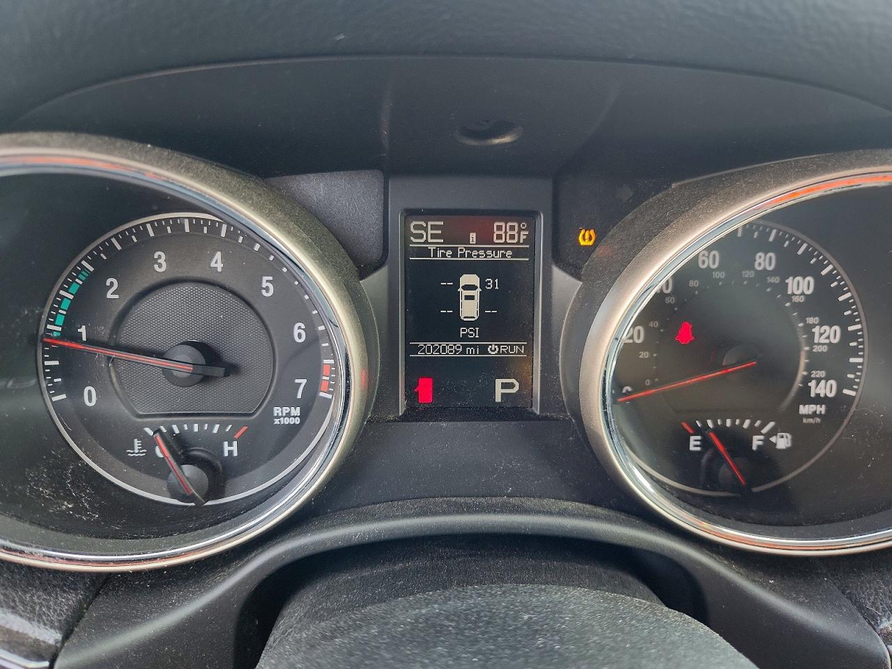 2012 Jeep Grand Cherokee Laredo Silver vin: 1C4RJFAGXCC123908
