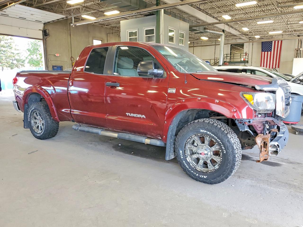 2007 Toyota Tundra Sr5 Burgundy vin: 5TFBT54157X006099