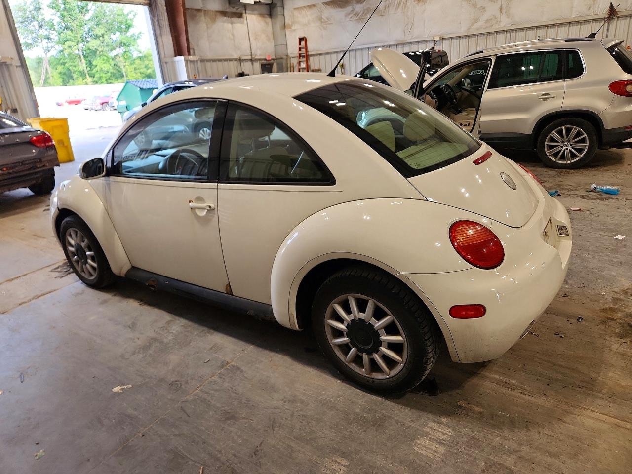 2005 Volkswagen New Beetle Gls Белый vin: 3VWCK31CX5M408945