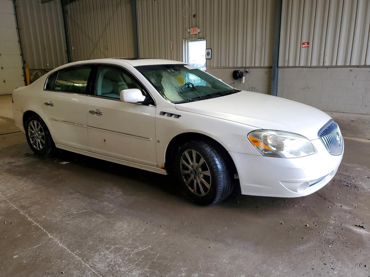 2010 Buick Lucerne Cxl White vin: 1G4HF5E18AU111644