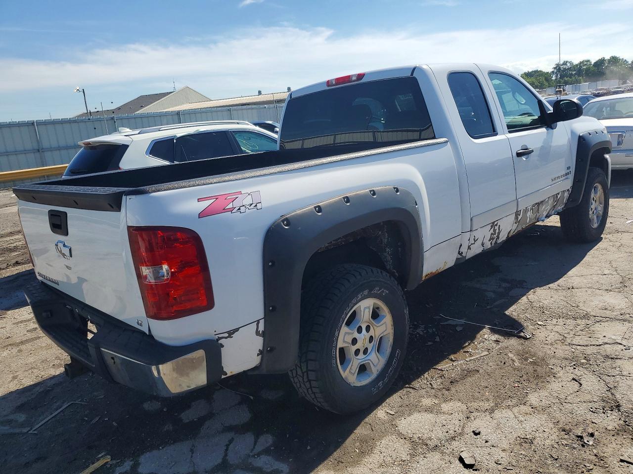 2008 Chevrolet Silverado K1500 White vin: 1GCEK19058Z146586