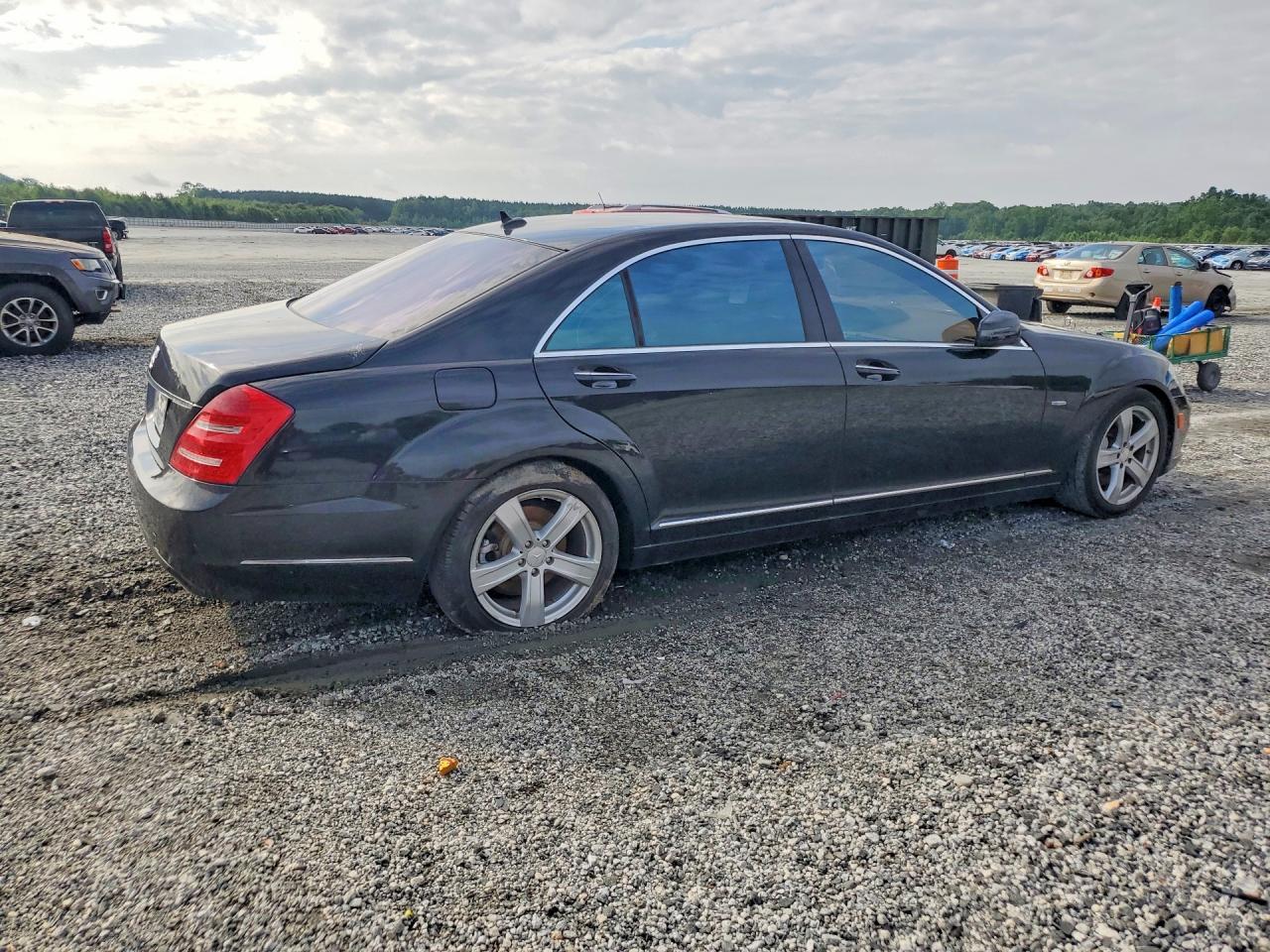 2012 Mercedes-benz S 550 Black vin: WDDNG7DBXCA432069
