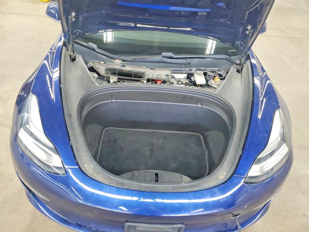 2018 Tesla Model 3 Синий vin: 5YJ3E1EA0JF008155