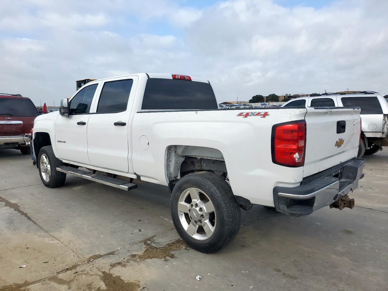 2016 Chevrolet Silverado K2500 Heavy Duty   White vin: 1GC1KUEG1GF136530