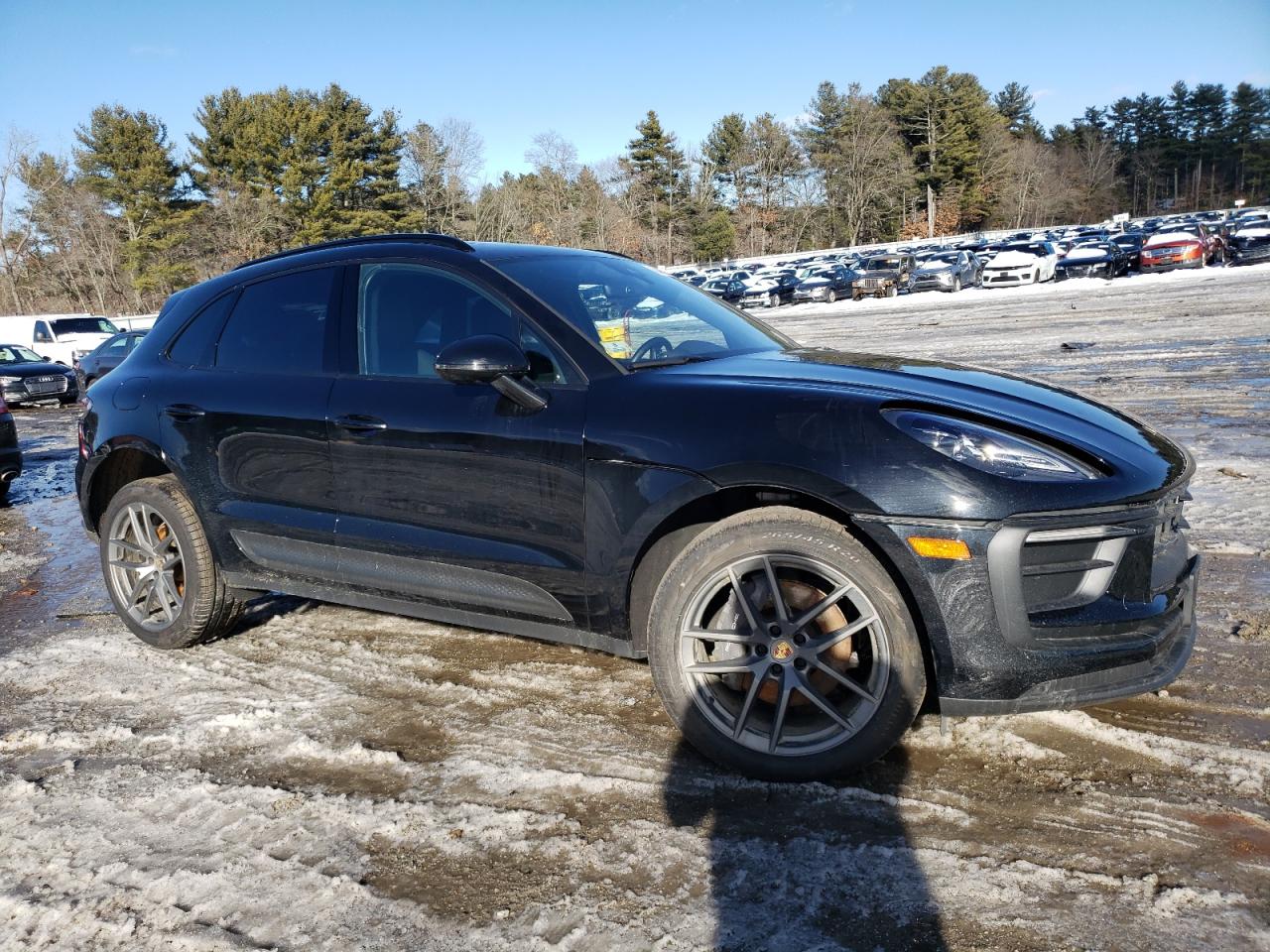 2024 Porsche Macan Base Черный vin: WP1AA2A53RLB09375