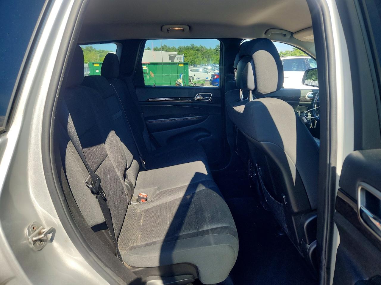 2011 Jeep Grand Cherokee Laredo Silver vin: 1J4RR4GGXBC551491