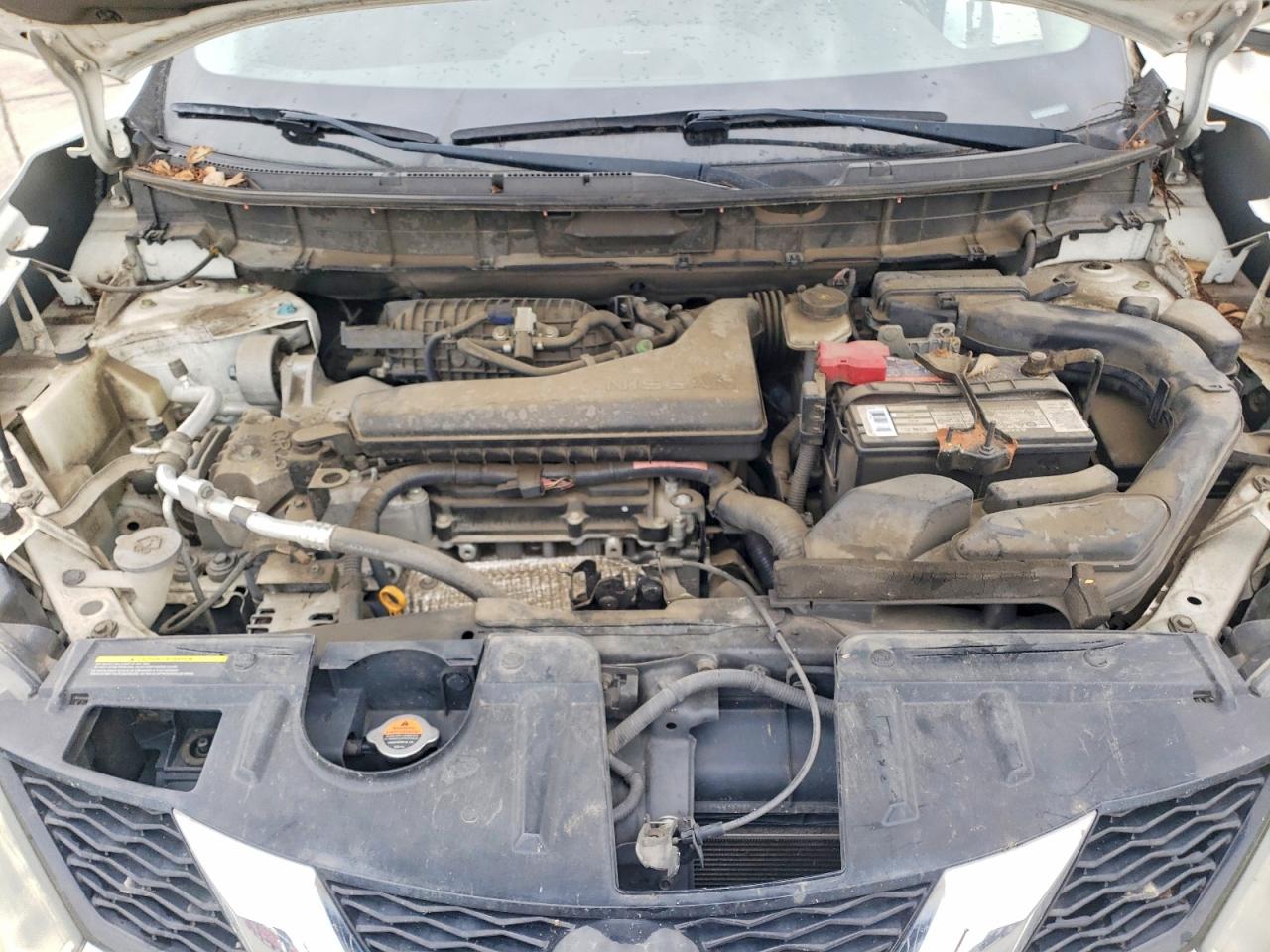 2015 Nissan Rogue S White vin: 5N1AT2MV2FC841463
